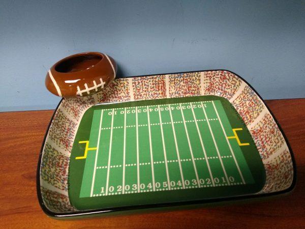 W060 Football Stadium Chip & Dip Set