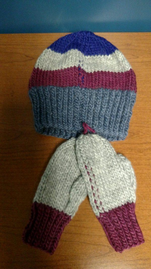 W085 Hat & mitten set