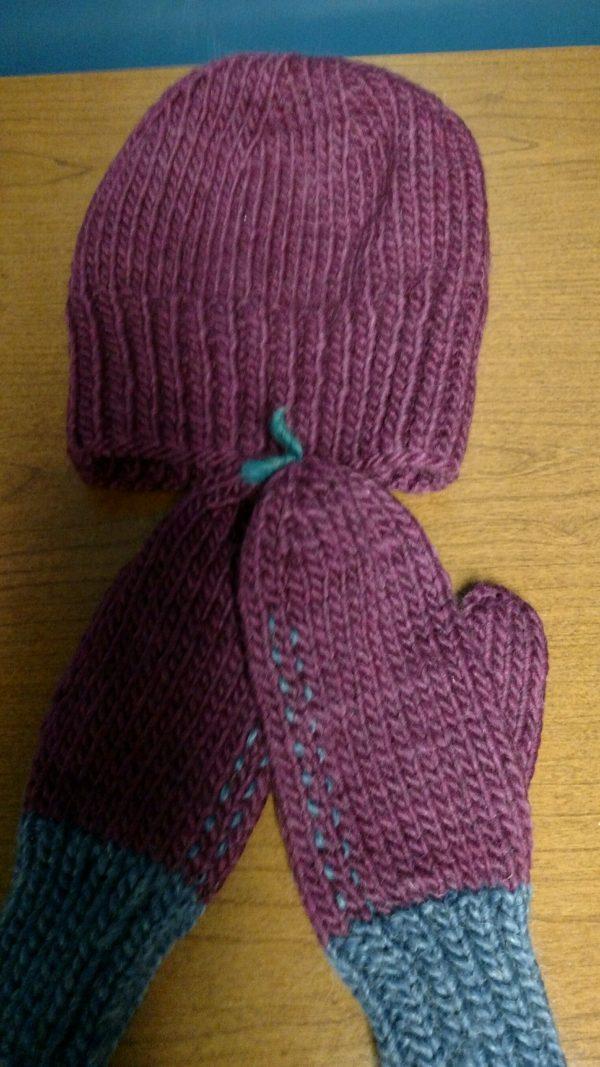 W087 Hat & mitten set