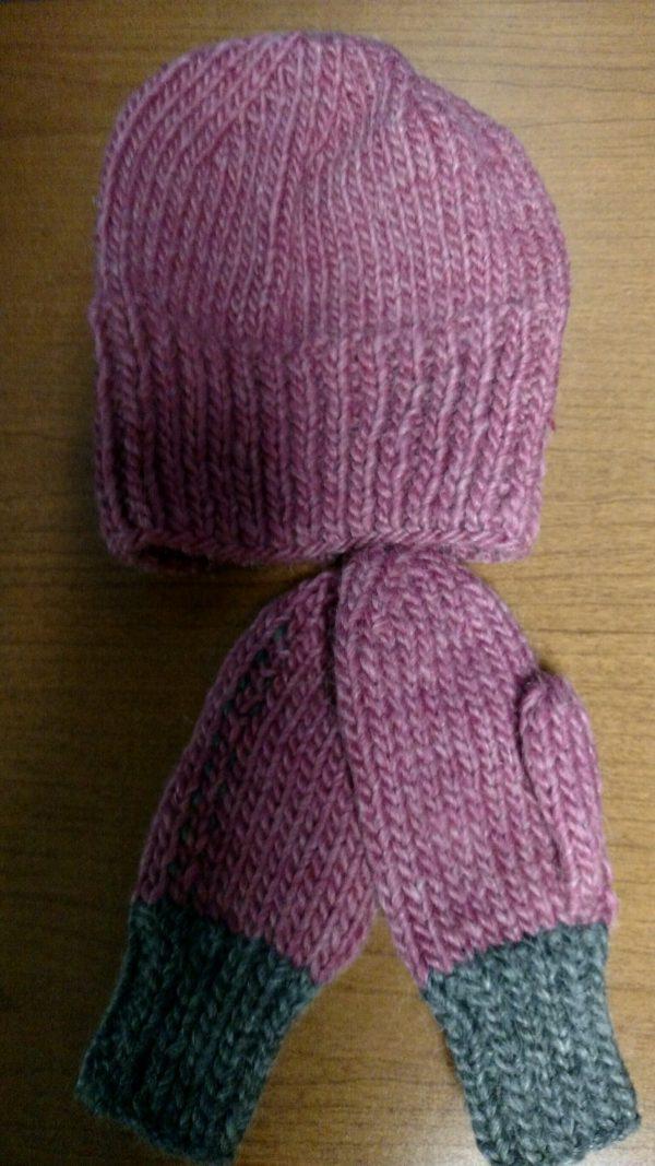 W083 Hat & mitten set